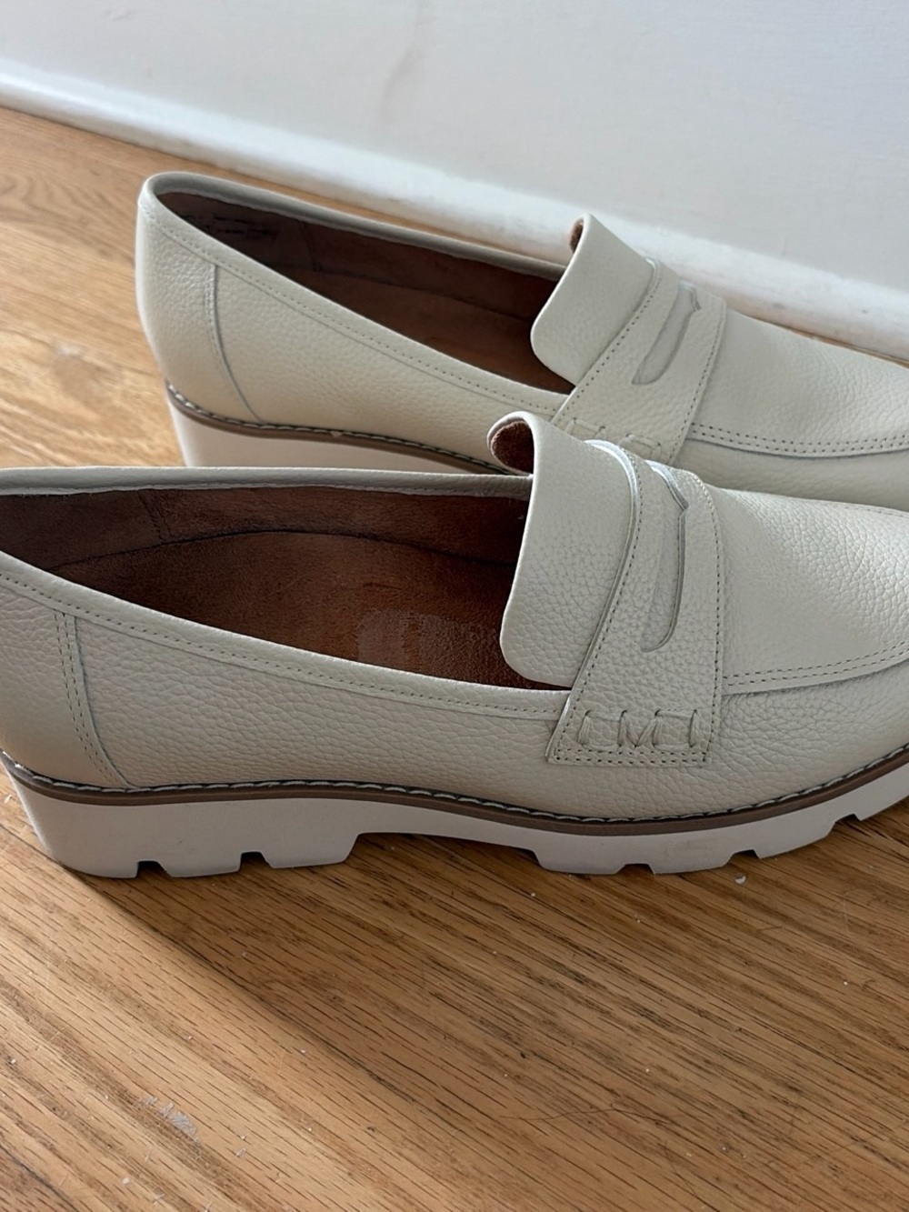 Women’s Vionic Classic Leather Penny Loafers in Off-White - Picture 2 of 4